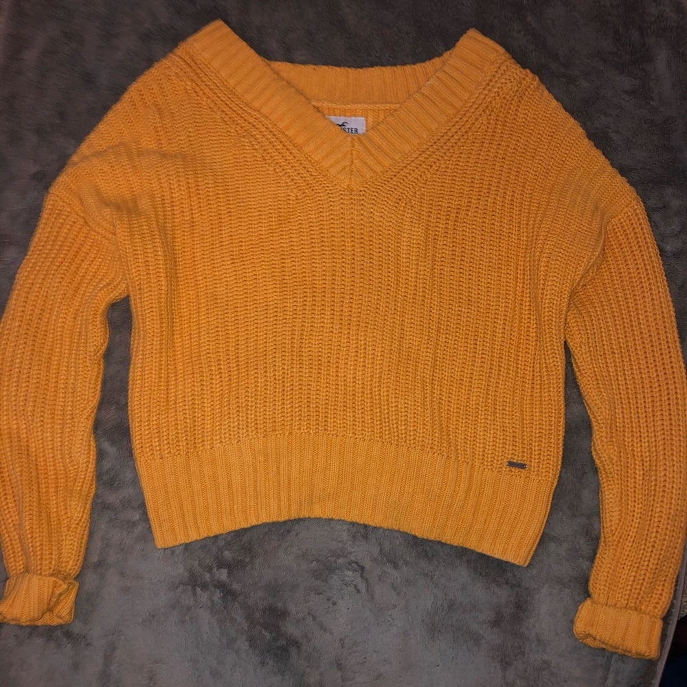 hollister sweater
